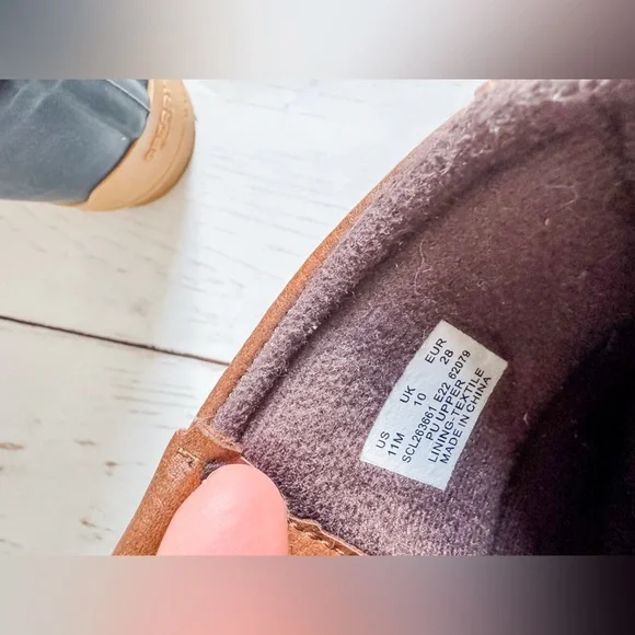 Sperry Boys Size 11M  Duck Boot Brown Leather with Blue waterproof bottom - Picture 5 of 7